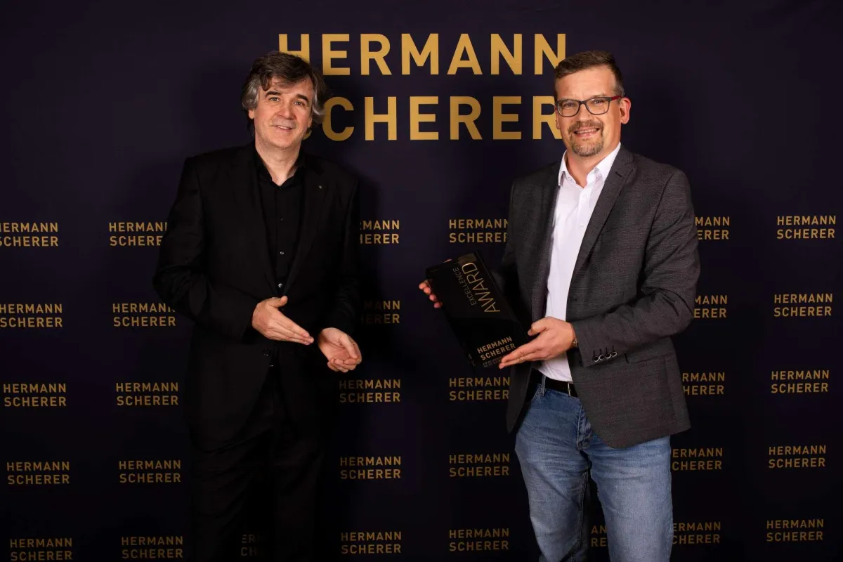 Uwe M. Glatz wurde von Beststellerautor Hermann Scherer mit dem 