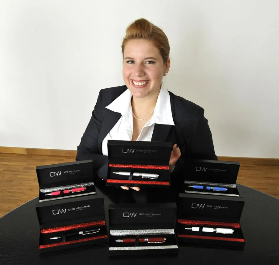 Premium-Präsente für besondere Anlässe bietet das Augsburger Start-Up-Unternehmen OTTO WEITZMANN AG.
