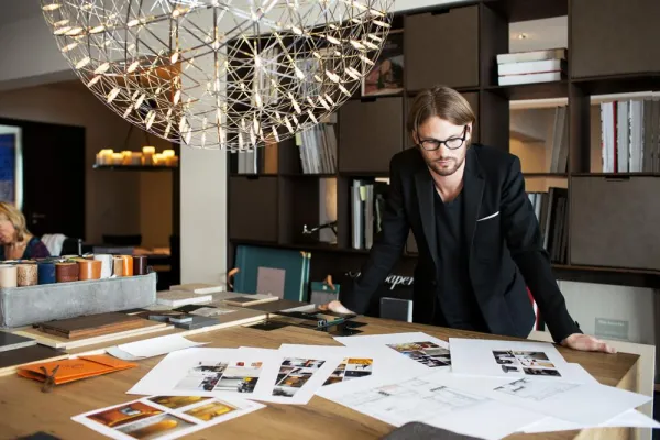 Bild: „Freunde von Freunden“ zeigt inspirierende Einblicke in den Arbeitsalltag eines Interiordesigners