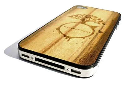 Weltweit einzigartig – Die Echtholzbackcover für das iPhone4 mit individueller Lasergravur Bild: Weltweit einzigartig – Die Echtholzbackcover für das iPhone4 mit individueller Lasergravur