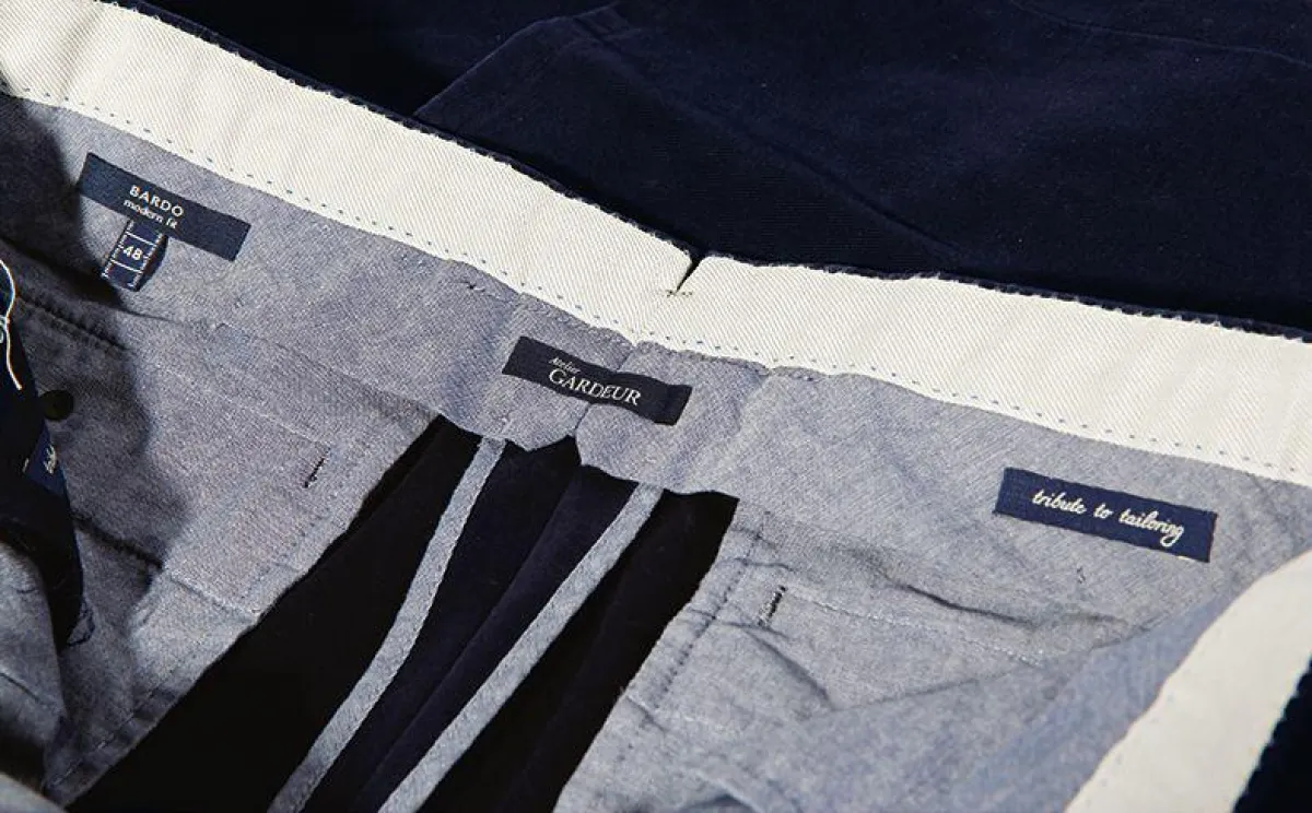 Detailausschnitt einer „Tribute to Tailoring“ Hose: After-Dinner-Split