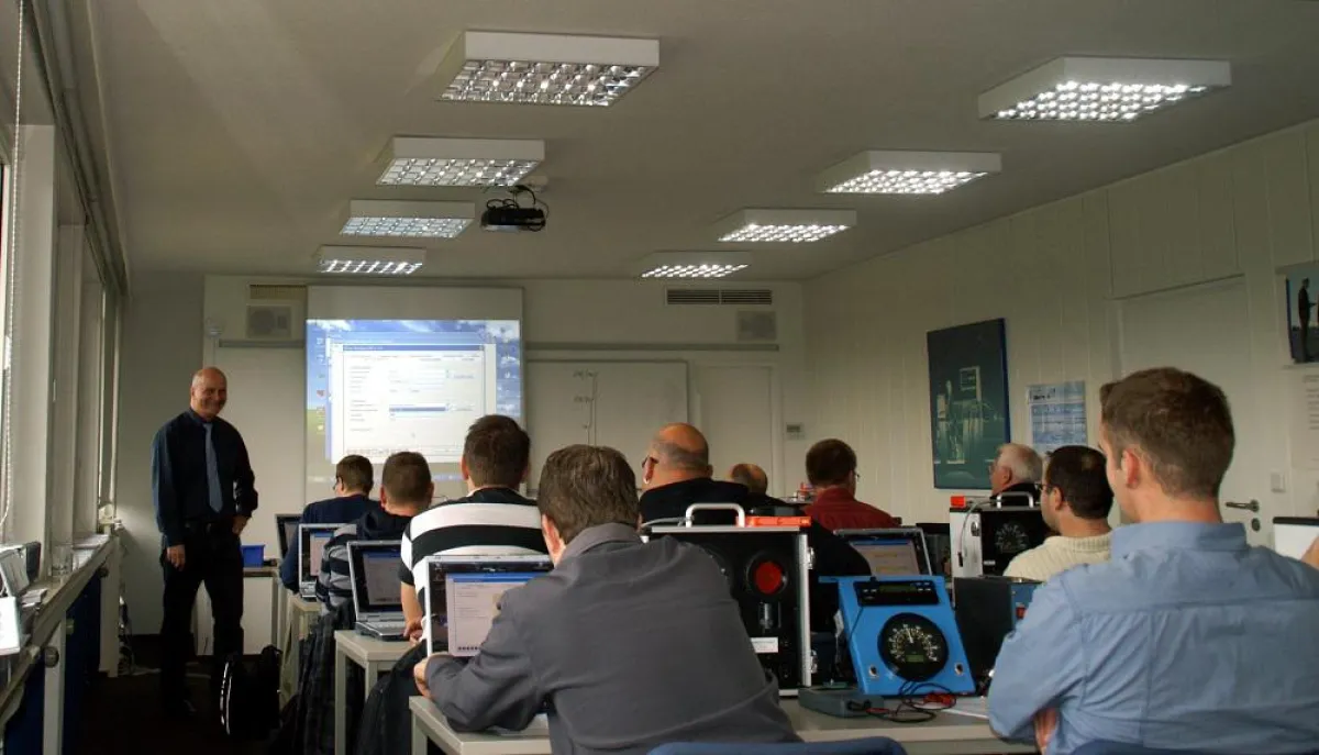 Praxisnah und professionell-Berufskraftsfahrer-Weiterbildungen bei SCHROIFF