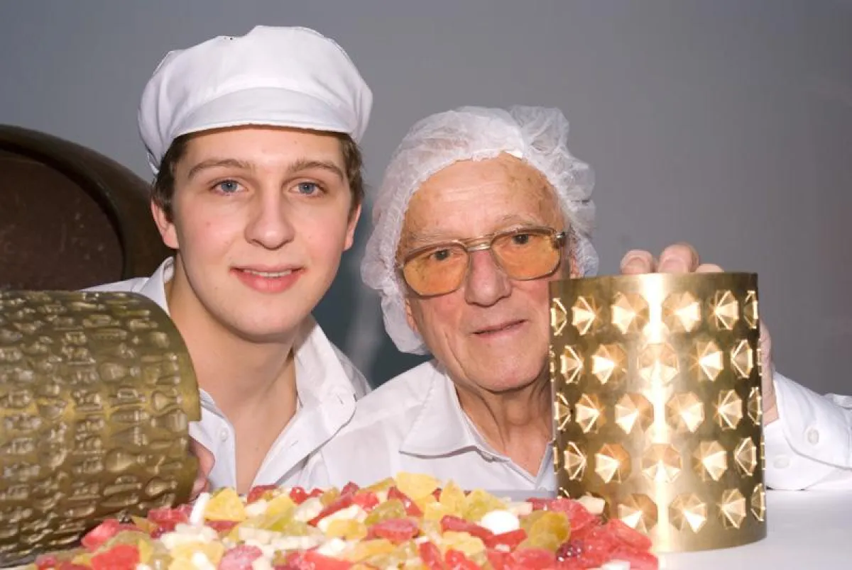 Family & Friends Unternehmer Valentin Wessles mit Opa Eberhard