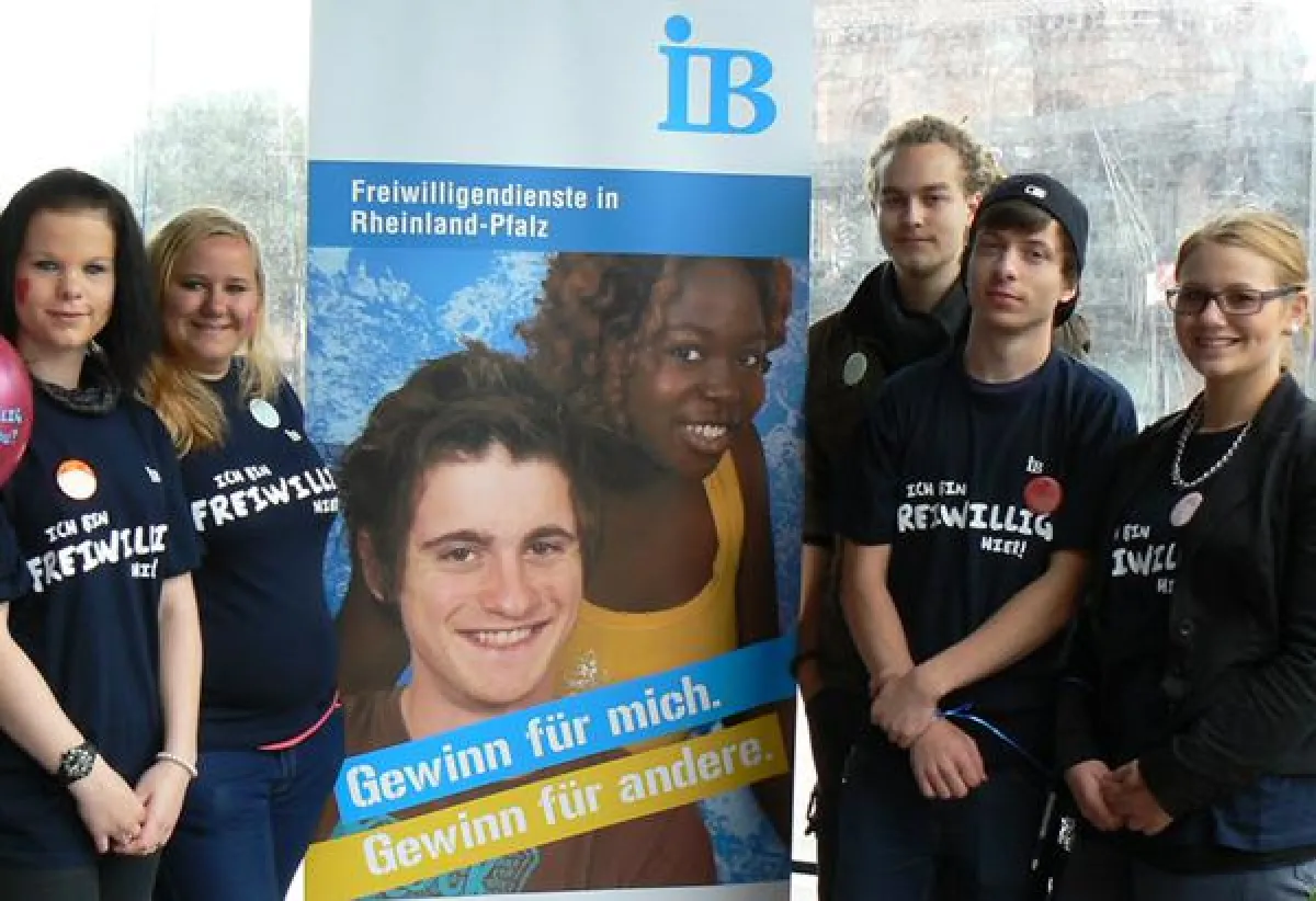 FSJ´lern Laura Ottenbreit, Julia Kroh, Till Weckmüller, Martin Klein und Wendy Gansloser (v.l.n.r.).