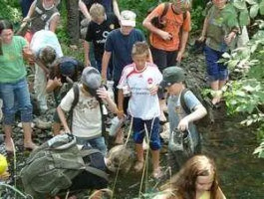 Bild: Outdoor-Spaß und Action für Kids und Teens - Survival-Experte PAS-TEAM lädt zu dreitägigem Jugendcamp ein