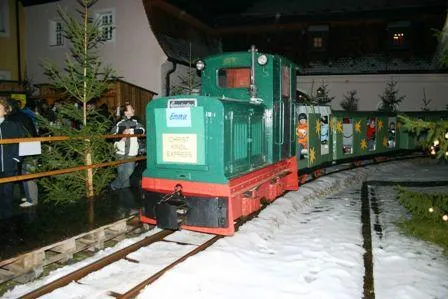 Bild: Adventsmarkt in Theuern läutet Weihnachtszeit ein