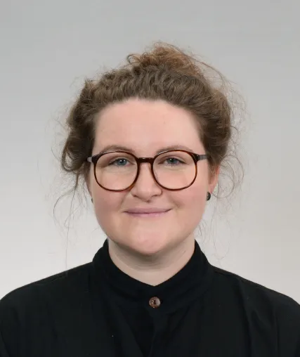 Bild: Lena Barra mit dem Akademiepreis ausgezeichnet