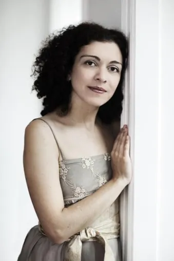 Bild: Marianna Shirinyan mit Griegs Klavierkonzert bei den Münchner Symphonikern
