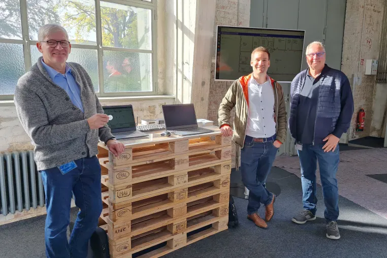 Wahre Helden in der Echtzeit-Ortung: Die Bornemann AG und Flowcate bündeln ihre Kompetenzen Bild: Wahre Helden in der Echtzeit-Ortung: Die Bornemann AG und Flowcate bündeln ihre Kompetenzen