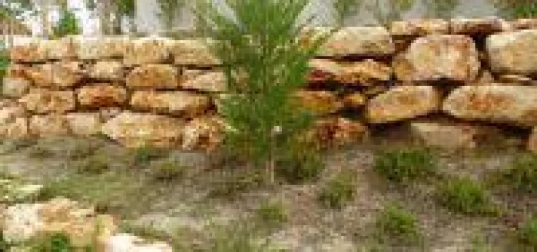 Rems-Murr-Kreis: Mauersteine für den Garten Bild: Rems-Murr-Kreis: Mauersteine für den Garten