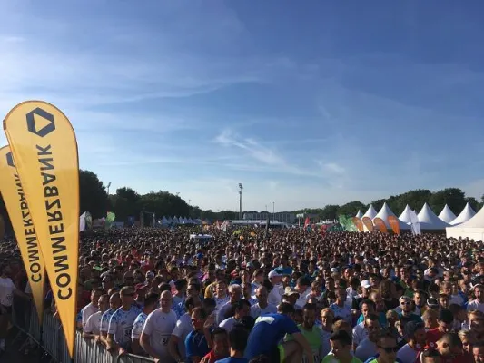 Bild: Sommer, Sonne, Laufschuhe: Das war der Commerzbank Firmenlauf 2017