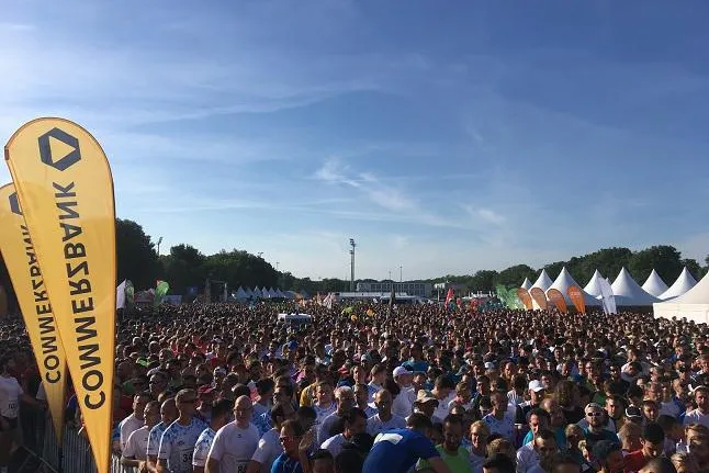 Sommer, Sonne, Laufschuhe: Das war der Commerzbank Firmenlauf 2017 Bild: Sommer, Sonne, Laufschuhe: Das war der Commerzbank Firmenlauf 2017