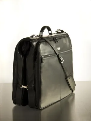 Für den Mann von Welt: der Kleidersack Berlin Bild: Für den Mann von Welt: der Kleidersack Berlin