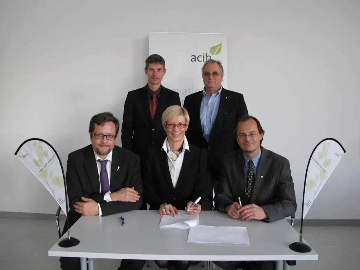 Freude über den Vertrag zwischen acib und COBIC