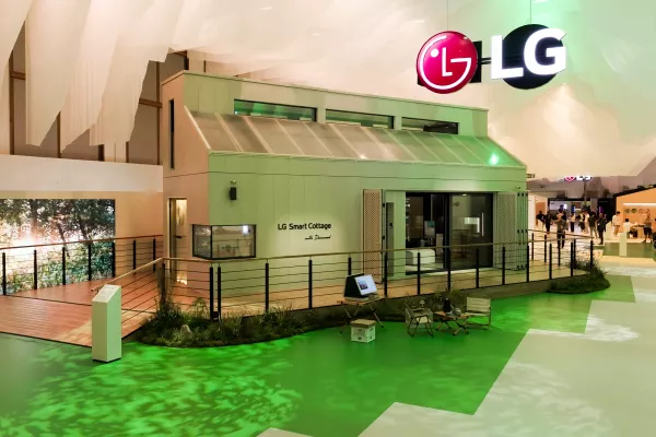 Bild: Nachhaltig, innovativ, smart: LG und Danwood präsentieren das Smart Cottage auf der IFA