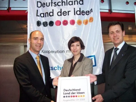 Bild: 365 Orte im Land der Ideen 2009 - Spot an - „Economic Summer Camp“ ausgezeichnet