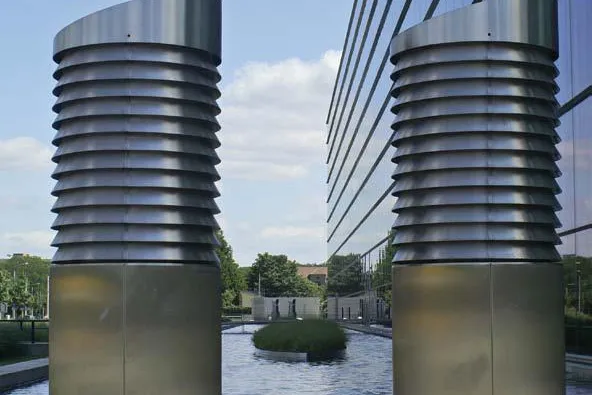 Bild: Prüfung von Lüftungsanlagen in öffentlichen Gebäuden
