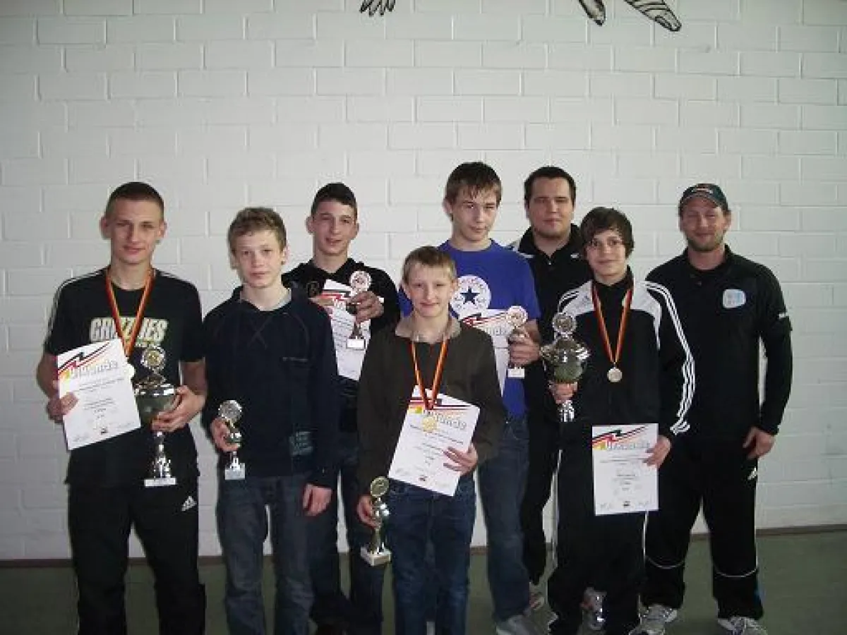 Die erfolgreichen Nürnberger Ringer mit ihren Trainern