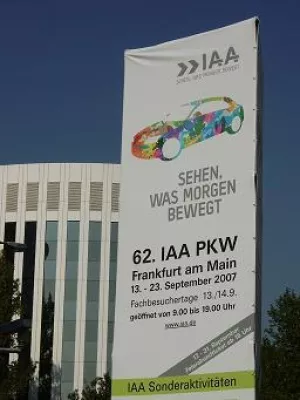 Bild: Nahezu eine Millionen Besucher kamen zur weltweit wichtigsten KFZ Messe nach Frankfurt