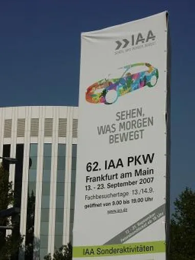 Bild: Nahezu eine Millionen Besucher kamen zur weltweit wichtigsten KFZ Messe nach Frankfurt
