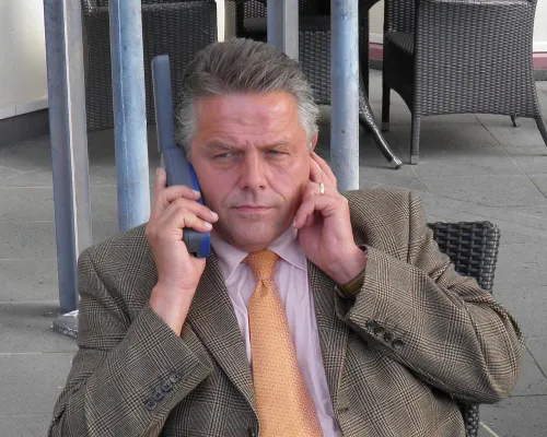 Bild: Bundestagsabgeordneter Willsch informiert sich über Kommunikationsalternativen