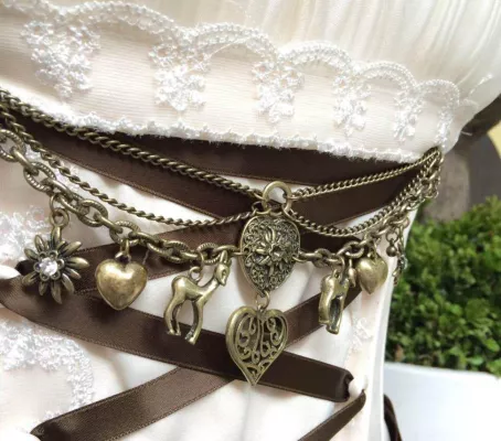 Bild: Modedesignerin eröffnet Atelier Liebesband in Brühl – Für alle Frauen, die sich trauen