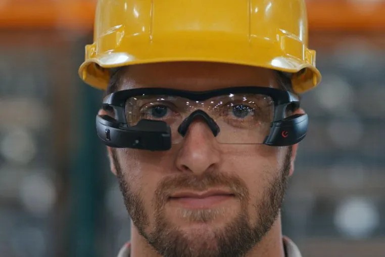 Intel erreicht Effizienzsteigerung von 29% mit Ubimax Pick-by-Vision Lösung xPick Bild: Intel erreicht Effizienzsteigerung von 29% mit Ubimax Pick-by-Vision Lösung xPick