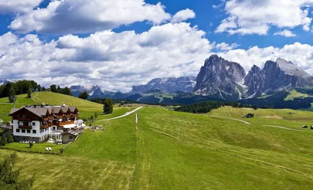 Bild: Vitalpina Wanderhotel Icaro führt Klimaschutzengagement mit ClimatePartner fort