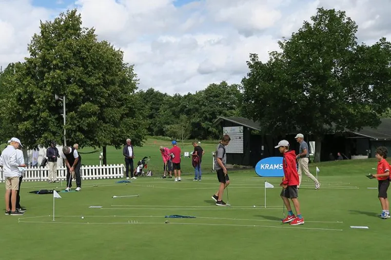 KRAMSKI veranstaltet Putt-Turnier für einen guten Zweck bei den Ladies European Masters im GC Hubbelrath Bild: KRAMSKI veranstaltet Putt-Turnier für einen guten Zweck bei den Ladies European Masters im GC Hubbelrath