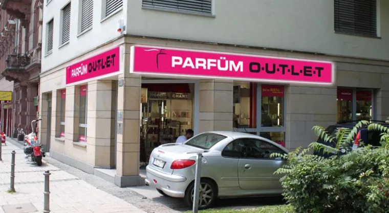 Agentur gADmore! baut das Franchise-System PARFÜM OUTLET aus Bild: Agentur gADmore! baut das Franchise-System PARFÜM OUTLET aus
