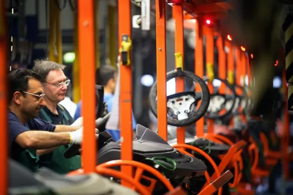 Bild: DB Schenker-Unternehmen Anterist + Schneider am Produktionsrekord von Ford in Köln beteiligt