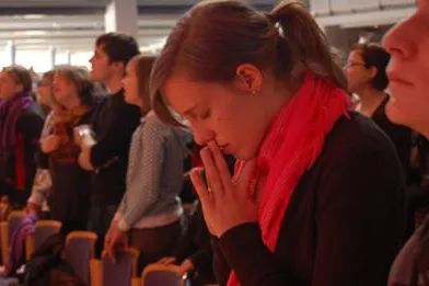 Bild: Wenn Teenies auf Senioren hören – „Teen Prayer Congress“ wieder mit bewährtem Generationenprojekt