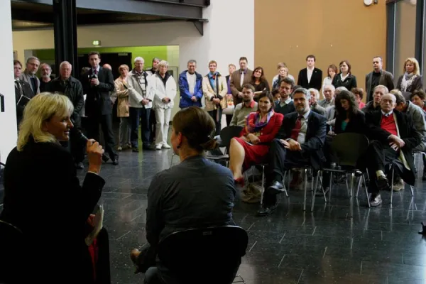 Bild: Eröffnung der Fotoausstellung „Frauen im Strafvollzug - Eine fotografische Reportage“