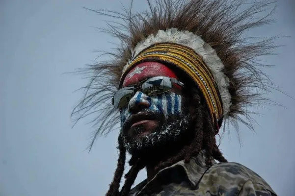 Bild: Münchener Filmteam arbeitet an Dokumentarfilm über ein fast vergessenes Volk in West Papua