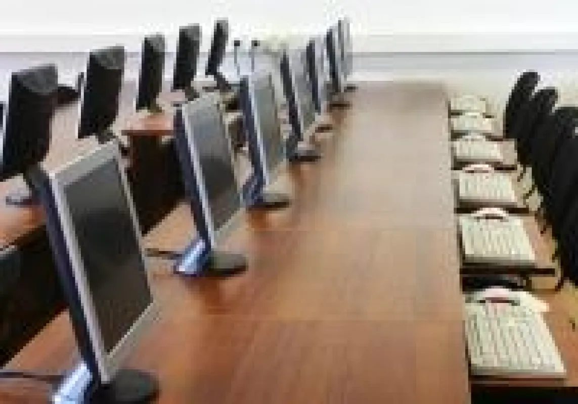 Technisches Equipment und Knowhow ist nur eine der essenzielle Grundlagen für den zukunftsträchtigen Beruf des Online-Marketing-Managements.