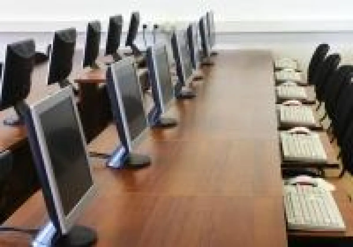 Technisches Equipment und Knowhow ist nur eine der essenzielle Grundlagen für den zukunftsträchtigen Beruf des Online-Marketing-Managements.