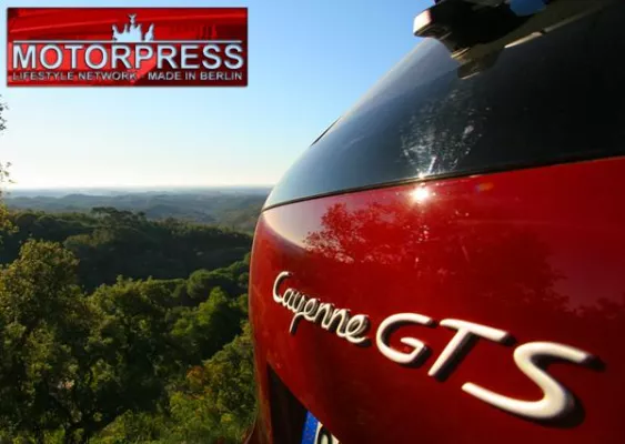 Bild: MOTORPRESS mit Porsche in Portugal
