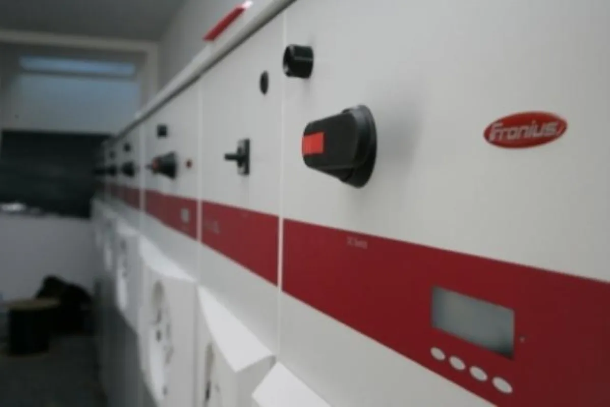 18 Stück Fronius CL Zentralwechselrichter optimieren die Auslastung und sorgen für maximalen Ertrag.