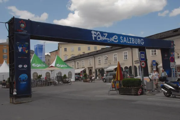 Bild: Salzburger Altstadt zeigt bald ihr EM-Erscheinungsbild