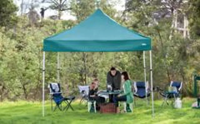 Bild: Großes Zelt ganz Klein