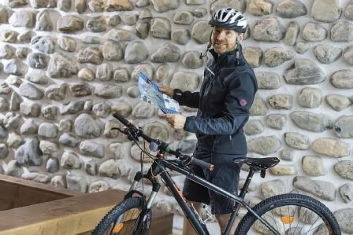 Entspannt über Stock und Stein Bild: Entspannt über Stock und Stein