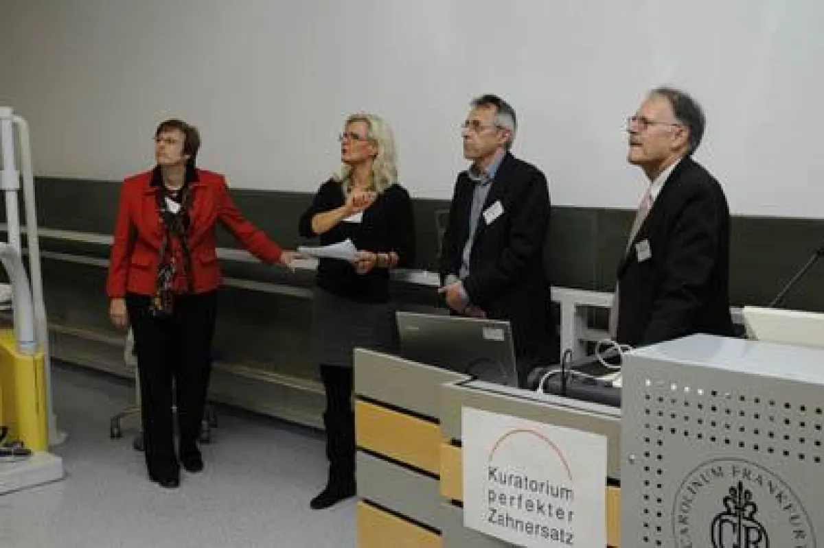 Experten des KpZ bei der Fragerunde für Patienten