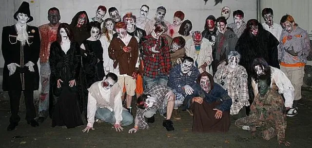 Bild: Erfolgreiches Fanwochenende des FKF im Movie Park und auf der Cranger Kirmes