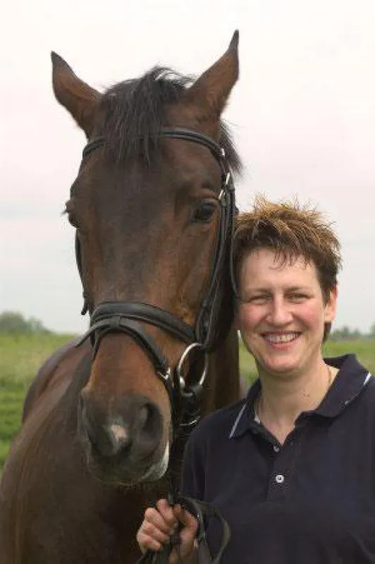 Trainerin Beate Blankenburg und Co-Trainer Pferd Taanitz