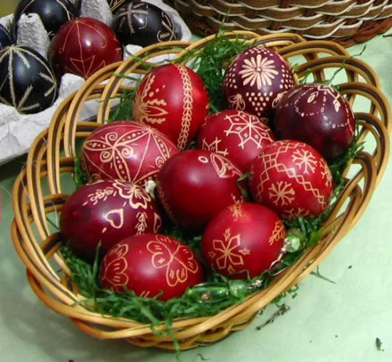 Bild: Ostern in Kroatien: Zu Gast bei den Eierkämpfern und Holzklapperern