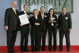 Bild: Baufritz wurde von Bundesfamilienministerin als familienfreundlichstes Mittelstandsunternehmen ausgezeichnet