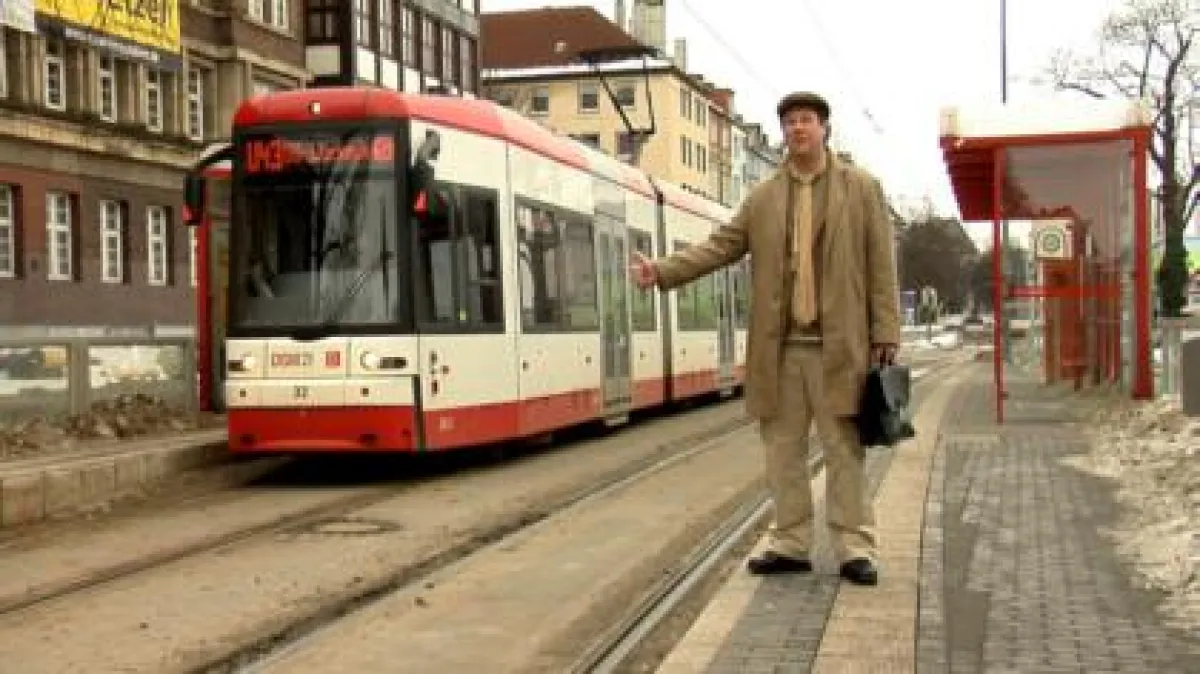 Der Tramper Holger Steffens durchquert mit öffentlichen Verkehrsmitteln das Ruhrgebiet