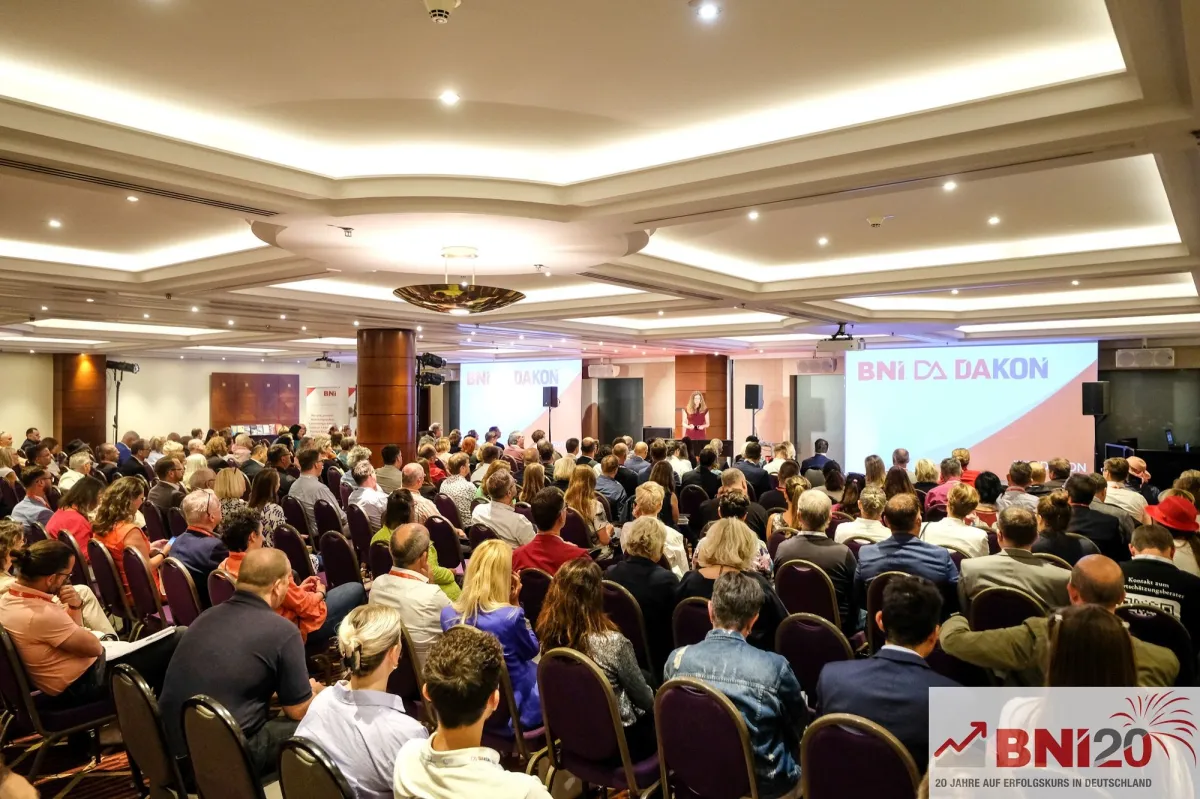 Volles Haus bei der Keynote von Daniela Landgraf auf der BNI Dakon 2023 (© BNI Deutschland Österreich)