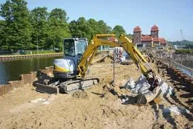 Bau der Weserschleuse Minden – HKL ist mit Mietmaschinen dabei Bild: Bau der Weserschleuse Minden – HKL ist mit Mietmaschinen dabei