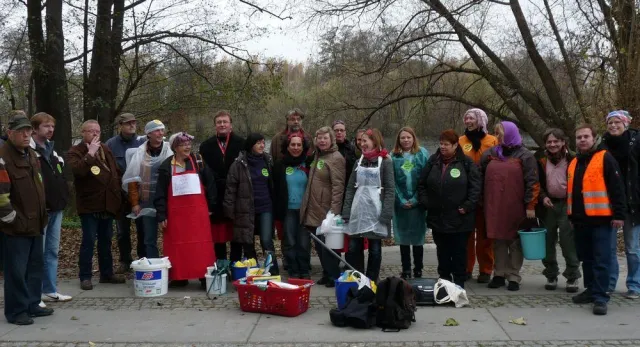 Viele helfende Hände Bild: Viele helfende Hände